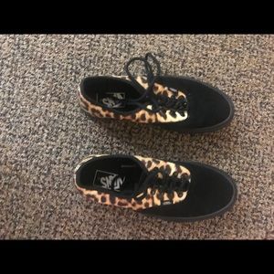 Leopard platform vans